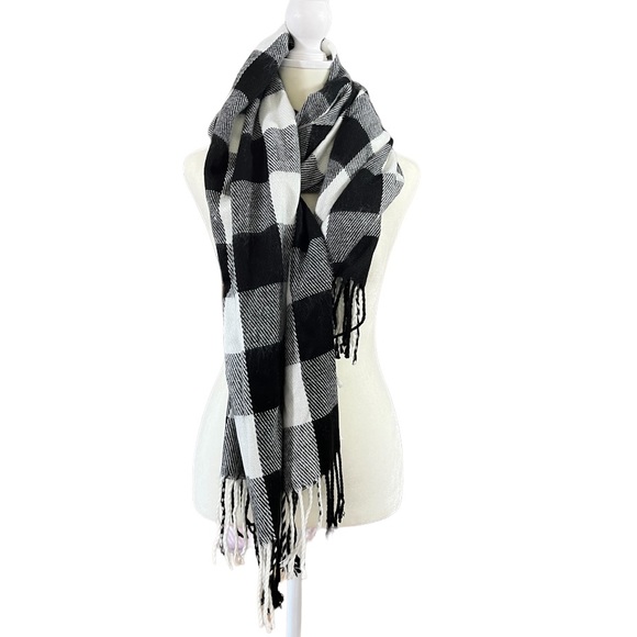 Francesca oversized plaid fringe scarf, black and white - Picture 1 of 4